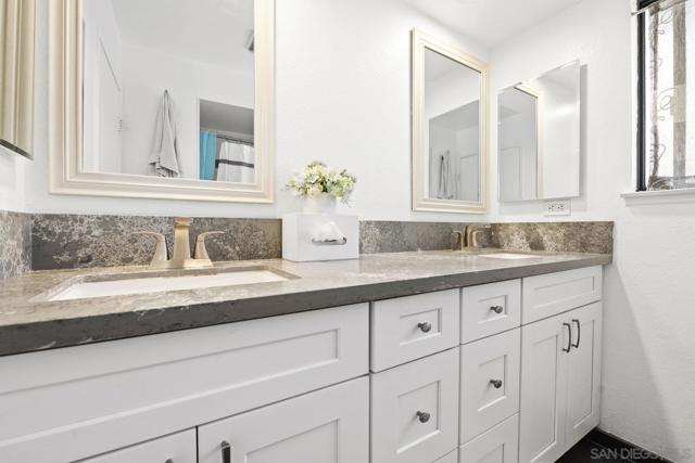 9997 Paseo Montril, San Diego CA: https://media.crmls.org/mediaz/feccf539-c21a-4e78-9045-836c1ee3d443.jpg