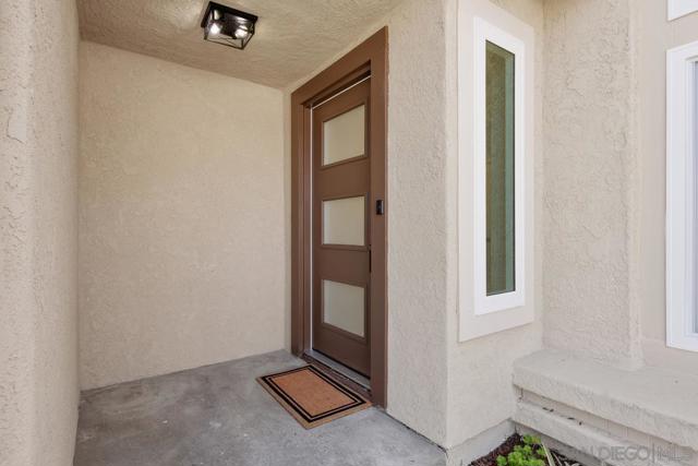 1823 Paseo del Lago, Vista CA: https://media.crmls.org/mediaz/fecef008-5154-474e-a87b-38ce6a8df7b5.jpg