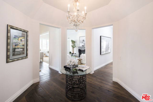 10108 Empyrean Way, Los Angeles CA: https://media.crmls.org/mediaz/fecef579-1265-4802-bddc-fd07e8c0daee.jpg