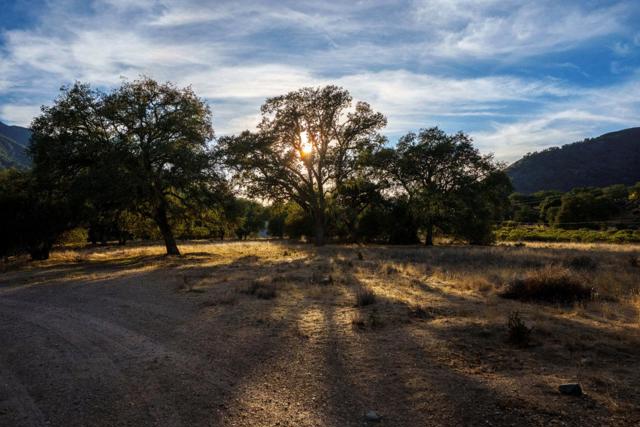 47275 Arroyo Seco Road, Greenfield CA: https://media.crmls.org/mediaz/fed05883-7dd8-4a72-a6e3-8800b08716ce.jpg