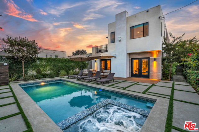 1622 S Mansfield Avenue, Los Angeles CA: https://media.crmls.org/mediaz/fed0774b-ccab-4cd0-b846-aba14b1ca9b0.jpg