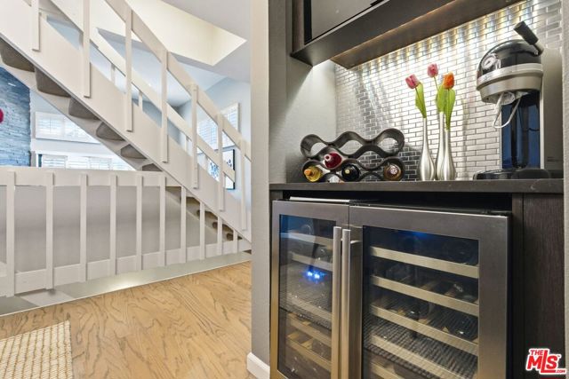 1013 16th Street, Santa Monica CA: https://media.crmls.org/mediaz/fed0fbd7-802c-4473-8d43-ab4ed7e1a2d7.jpg