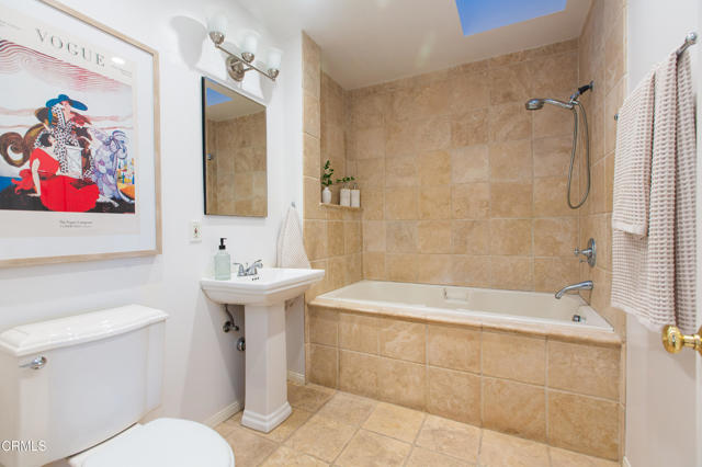 Detail Gallery Image 17 of 34 For 524 Glen Holly Dr, Pasadena,  CA 91105 - 2 Beds | 2 Baths