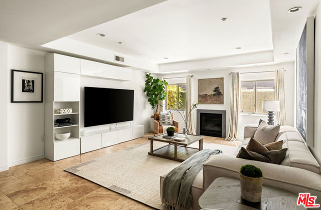 11633 Chenault Street, Los Angeles CA: https://media.crmls.org/mediaz/fed16586-ea08-49e1-9b08-3957acad63e1.jpg