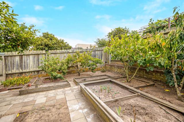 451 Winchester Street, Daly City CA: https://media.crmls.org/mediaz/fed1e5c5-cd2c-48d0-8156-19eaf75c85cb.jpg