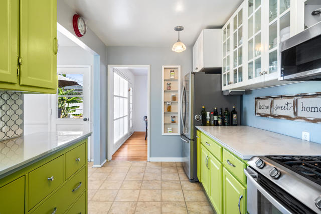 5523 Graywood Avenue, Lakewood CA: https://media.crmls.org/mediaz/fed1e90d-82a6-47a2-8e10-785ac26cd4d1.jpg