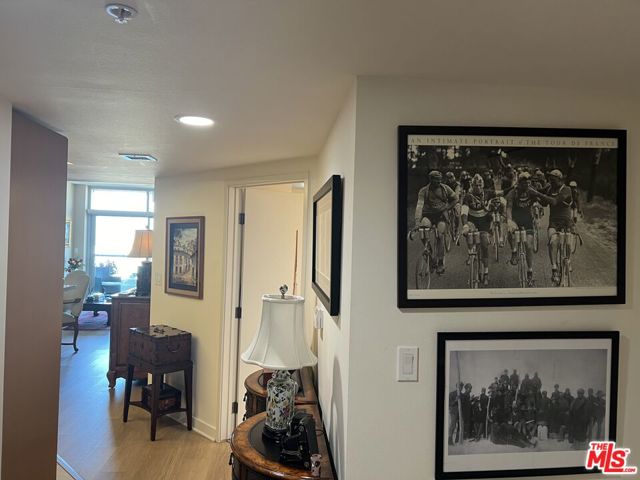 13700 Marina Pointe Drive, Marina del Rey CA: https://media.crmls.org/mediaz/fed250a4-7f83-4666-b26e-a364c7a3dbdf.jpg