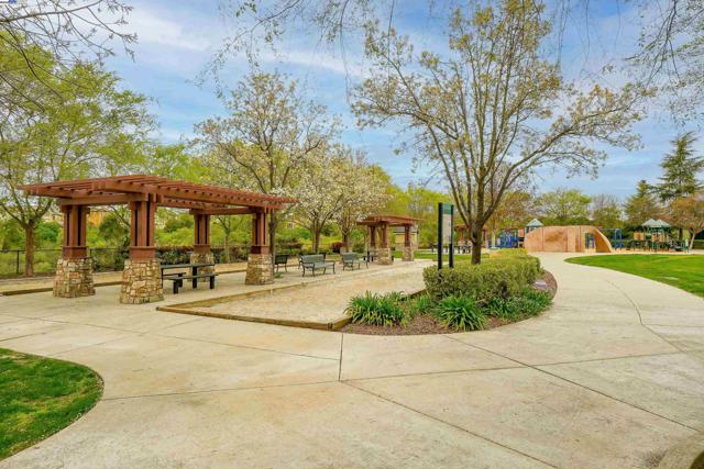 2165 Watermill Rd, San Ramon CA: https://media.crmls.org/mediaz/fed25c9a-f688-4f21-b81c-de385a2f9f72.jpg