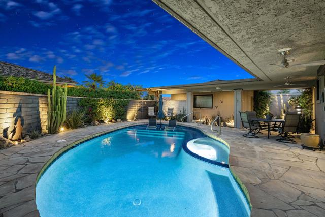 4 Saint Marys Court, Rancho Mirage CA: https://media.crmls.org/mediaz/fed27567-6e10-40f3-a68f-69a641191205.jpg
