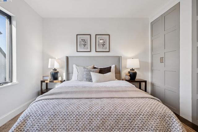 1728 Cambridge Dr, Alameda CA: https://media.crmls.org/mediaz/fed310a2-564a-4958-b611-b1eccaf12ece.jpg