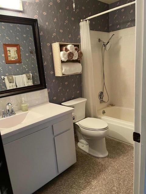 5399 Southbridge Court, San Jose CA: https://media.crmls.org/mediaz/fed31b7e-285b-4032-b243-f94d7fb91cd0.jpg