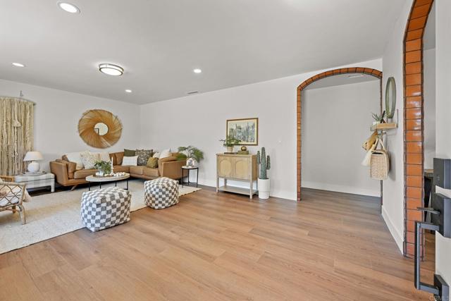 752 Quiet Place, Escondido CA: https://media.crmls.org/mediaz/fed3c3f2-8150-4f79-96b8-1a7ceb5366e2.jpg