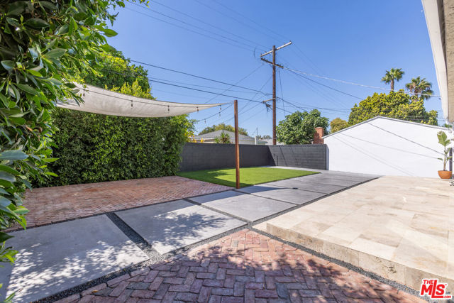 3921 S Victoria Avenue, Los Angeles CA: https://media.crmls.org/mediaz/fed3d618-8342-4a9f-a1fc-44ac8f6772c2.jpg