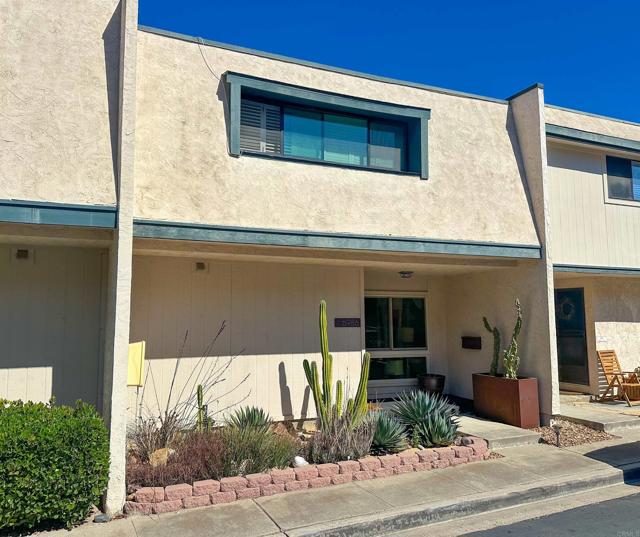 6986 Caminito Perico, San Diego CA: https://media.crmls.org/mediaz/fed40952-dab1-4f52-aec9-3522855e3c40.jpg