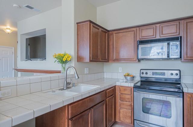 271 Azalea Place, Soledad CA: https://media.crmls.org/mediaz/fed48de7-0149-43e8-ae47-be790f519fa5.jpg
