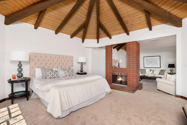 2457 Angelo Drive, Los Angeles CA: https://media.crmls.org/mediaz/fed4e509-0c64-4f92-9046-a2ff057643b1.jpg