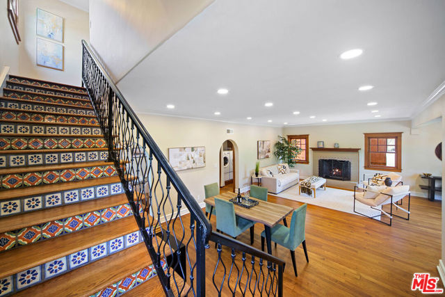 588 N Gower Street, Los Angeles CA: https://media.crmls.org/mediaz/fed5e676-3be6-47a8-b0c5-828e1e16cec7.jpg