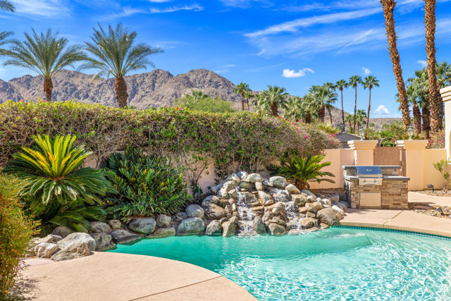77312 Coyote Creek Path, Indian Wells CA: https://media.crmls.org/mediaz/fed5f414-e5cd-47dc-87ab-21c54ffd8a0e.jpg