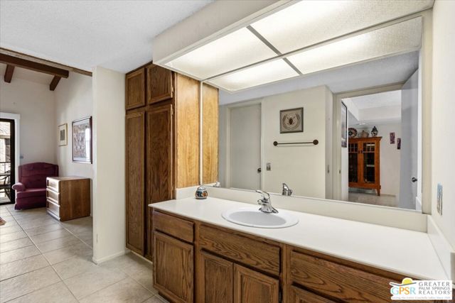 1050 E Ramon Road #15, Palm Springs, CA 92264