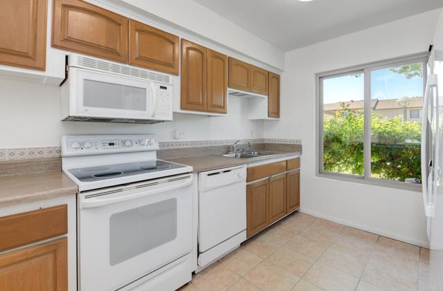 3726 Fairlindo Way, National City CA: https://media.crmls.org/mediaz/fed81724-d99b-4a7f-b23e-a520a7e4b4b8.jpg
