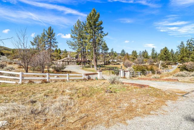 59371 Devils Ladder Road, Mountain Center CA: https://media.crmls.org/mediaz/fed85d8d-71cf-4dee-881d-0dbfd1d857b8.jpg