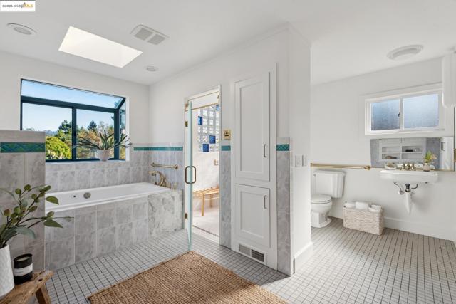 Image 37 of 60 For 6148 Ocean View Dr