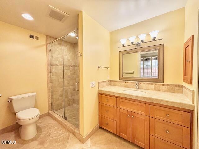 2271 Martinique Lane, Oxnard CA: https://media.crmls.org/mediaz/fed89f85-8b29-47d2-926f-db44b7ea95e5.jpg