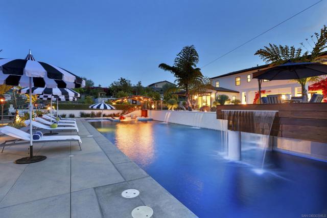 8366 The Landing Way, San Diego CA: https://media.crmls.org/mediaz/fed8a004-4b06-400b-80c7-f1977c86bee5.jpg