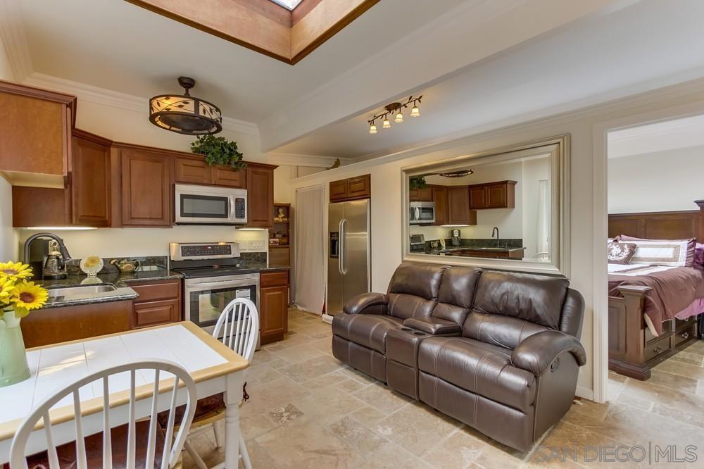 2377 Linwood Street - photo 9