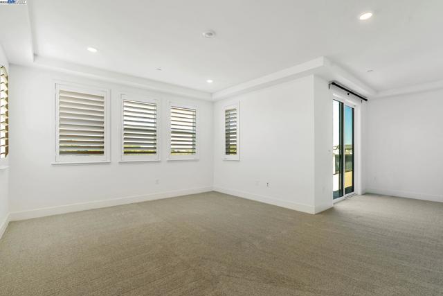 665 River Bend Dr, Lathrop CA: https://media.crmls.org/mediaz/fed8d17e-0a20-4b1e-9c99-13eba6b959c1.jpg