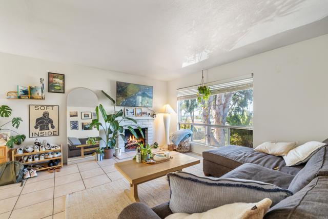 Detail Gallery Image 4 of 21 For 943 45 Bracero Rd, Encinitas,  CA 92024 - 4 Beds | 2 Baths