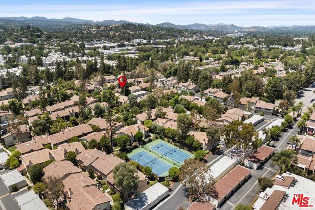 5720 Owensmouth Avenue, Woodland Hills CA: https://media.crmls.org/mediaz/fed8efdb-6242-4782-8c23-68f1a977fb3e.jpg
