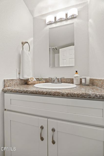 2515 Harbor Boulevard, Ventura CA: https://media.crmls.org/mediaz/fed8f9c0-f616-45c0-af85-619fe17c1abc.jpg