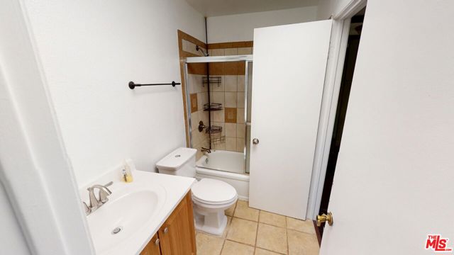 14401 Plummer Street, 23 photo 11