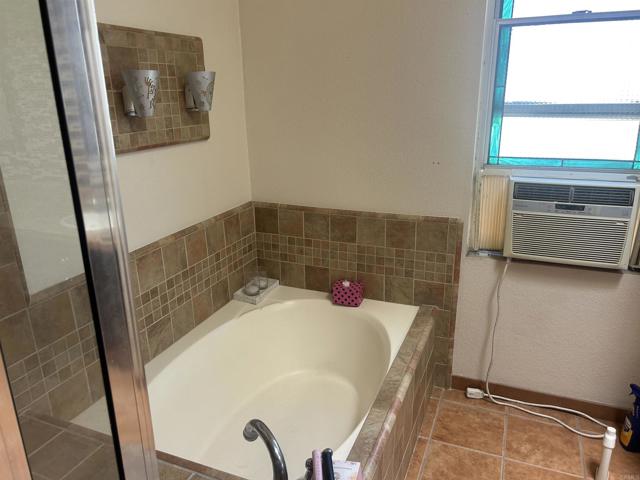402 Calle Corazon, Oceanside CA: https://media.crmls.org/mediaz/fed90ad4-1564-401c-97c6-b419430f9c09.jpg