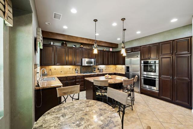 61188 Cactus Spring Drive, La Quinta CA: https://media.crmls.org/mediaz/feda7e8f-55cf-47fb-af6f-94235cebe5be.jpg