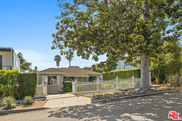 3471 Beethoven Street, Los Angeles CA: https://media.crmls.org/mediaz/fedaced3-2ca8-42a2-9c44-43c6206b43c4.jpg