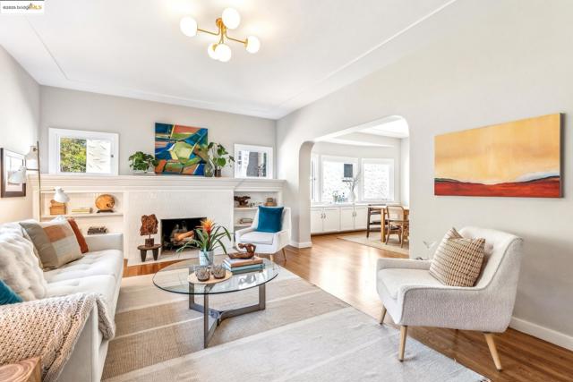 952 Kingston Ave, Piedmont CA: https://media.crmls.org/mediaz/fedb238a-5fdc-4a0b-a574-c0bbba7d65e7.jpg