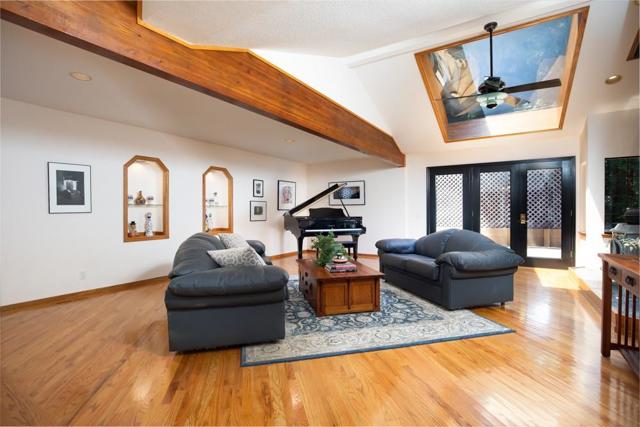 350 Aurora Road, Soquel CA: https://media.crmls.org/mediaz/fedb6bdb-0d0e-4ca7-aa2a-7ec023b87b92.jpg