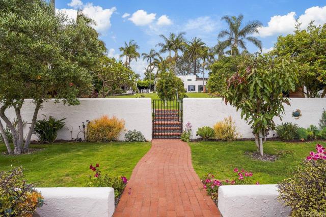 308 Sunset Drive, Encinitas CA: https://media.crmls.org/mediaz/fedb974c-0ddd-488f-b313-f6e5d3d56503.jpg