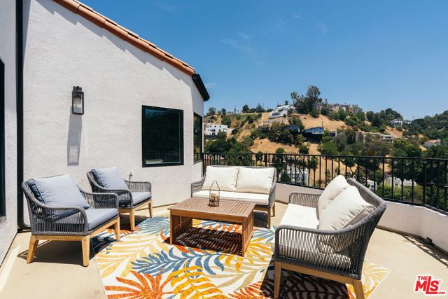 3646 Potosi Avenue, Studio City CA: https://media.crmls.org/mediaz/fedc2508-6f46-4a24-88cc-56070569ebf6.jpg