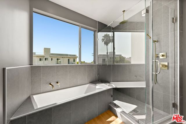 1244 14th Street, Santa Monica CA: https://media.crmls.org/mediaz/fedc5181-c5a8-4398-98ad-3f74c90d1095.jpg