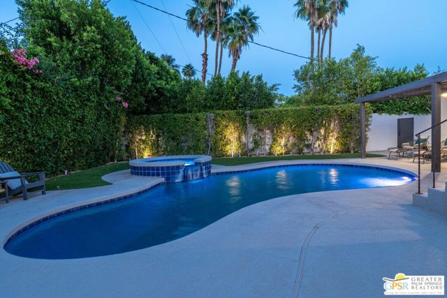 284 E Ocotillo Avenue, Palm Springs CA: https://media.crmls.org/mediaz/fedc660e-0091-4f2e-ac8a-d0f523dc57a5.jpg