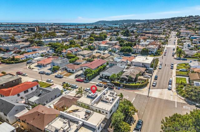 3144 Emerson St, San Diego CA: https://media.crmls.org/mediaz/fedc7fb1-cab0-4b15-8c35-2864a2d4034e.jpg