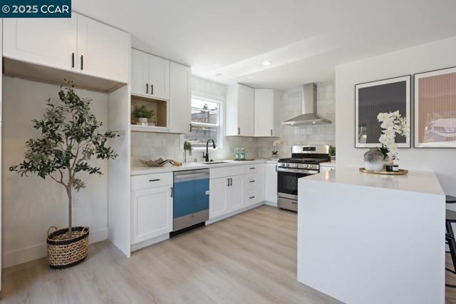 1923 Thompson Ln, El Sobrante CA: https://media.crmls.org/mediaz/fedc9104-287a-4add-958b-9b3c879084c0.jpg
