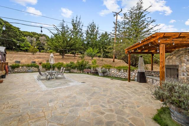 8697 Dyer Road, Salinas CA: https://media.crmls.org/mediaz/fedcc183-730d-42dc-ae9e-968b25a91cdf.jpg