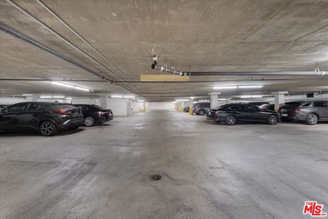 625 S Berendo Street, Los Angeles CA: https://media.crmls.org/mediaz/fedcde37-b93f-4eb8-965d-ef256ab601c7.jpg