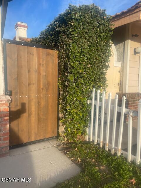 6211 Anastasia Street, Simi Valley CA: https://media.crmls.org/mediaz/fedce6c7-5f81-4342-88d2-82093327e9e2.jpg