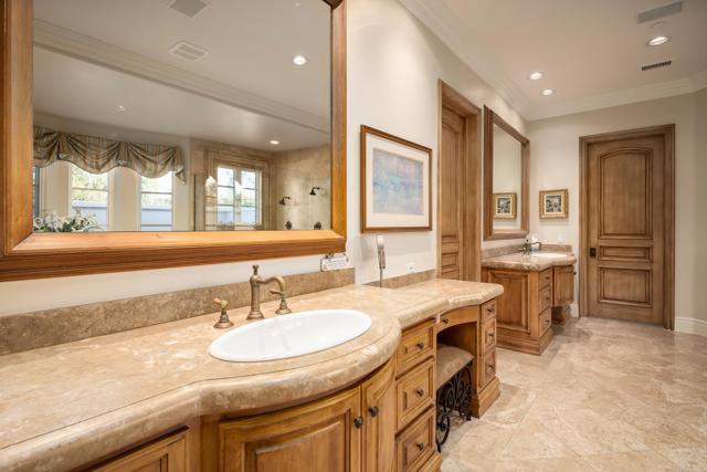 Image 32 of 44 For 14211 Dalia Dr