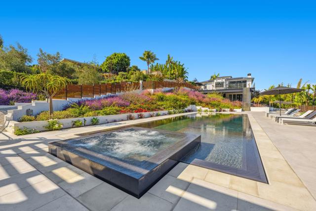 Detail Gallery Image 15 of 22 For 318 S Nardo, Solana Beach,  CA 92075 - 7 Beds | 7/1 Baths